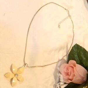 Shell Flower Necklace With Rhinestone Center, Silver Plate Chain!